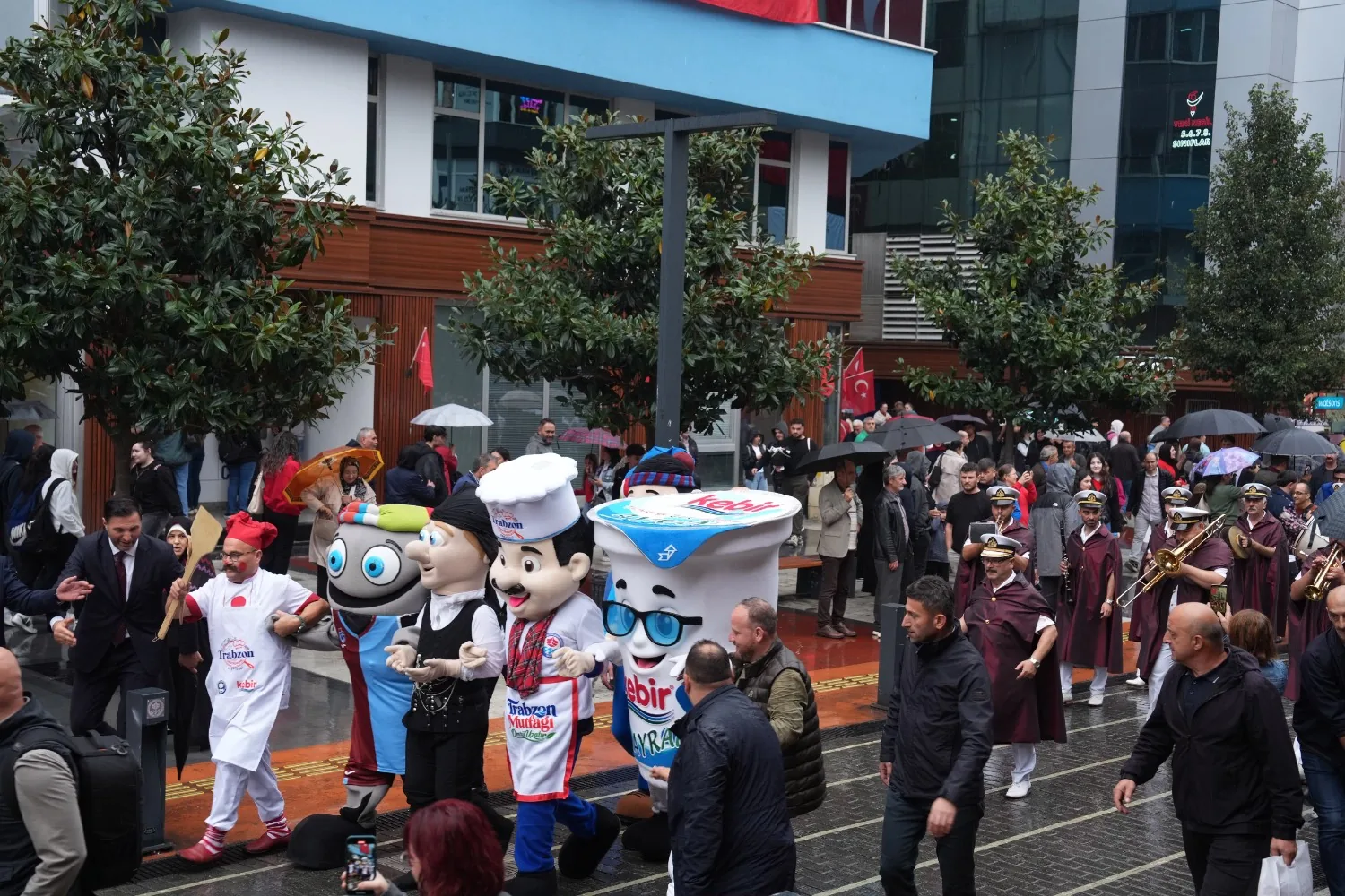 Trabzon&rsquo;da Gastronomi Festivali'ne coşkulu kortej