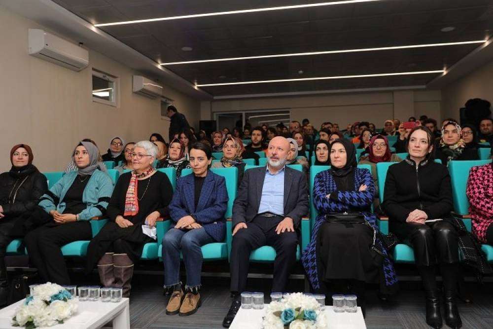 Kocasinan Akademi&rsquo;de &lsquo;Aile Ve &Ccedil;ocuk İletişim&rsquo;i konuşuldu