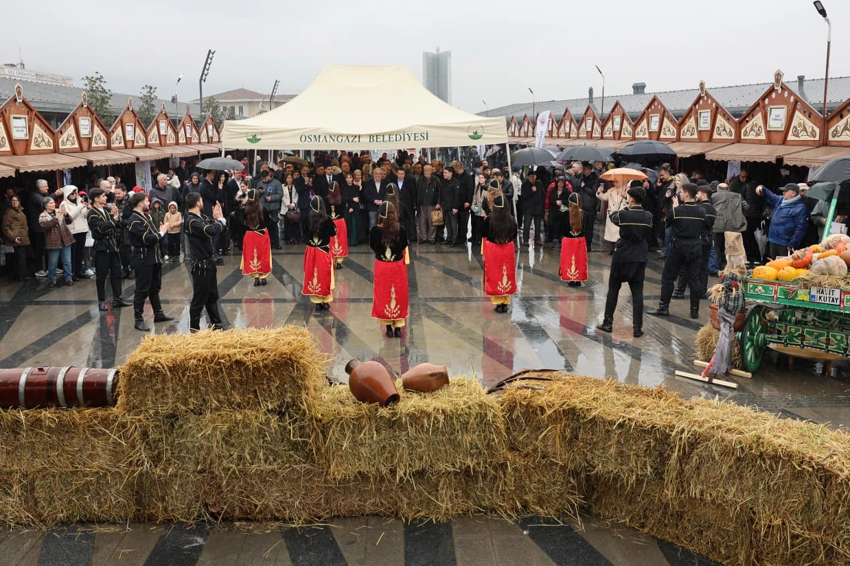 Bursa Osmangazi&rsquo;de Atalık tohumlar geleceğe taşınıyor... 40 bin tohumla geleceğe yatırım