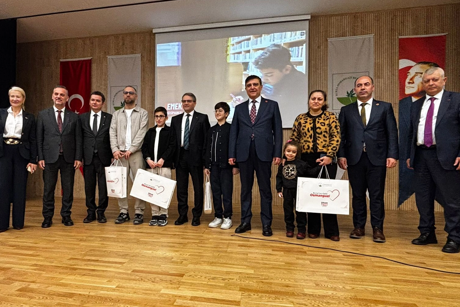 Bursa'da en &ccedil;ok kitap okuyanlar &ouml;d&uuml;llendirildi