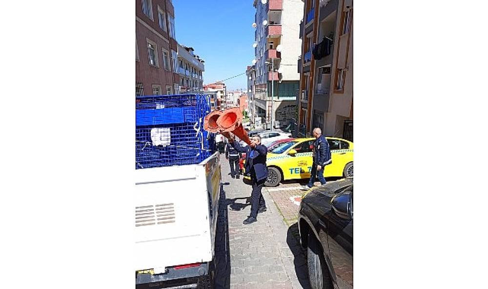 Z&uuml;mr&uuml;tevler ve Fındıklı mahallelerinde kaldırım ve yol işgalleri kaldırıldı