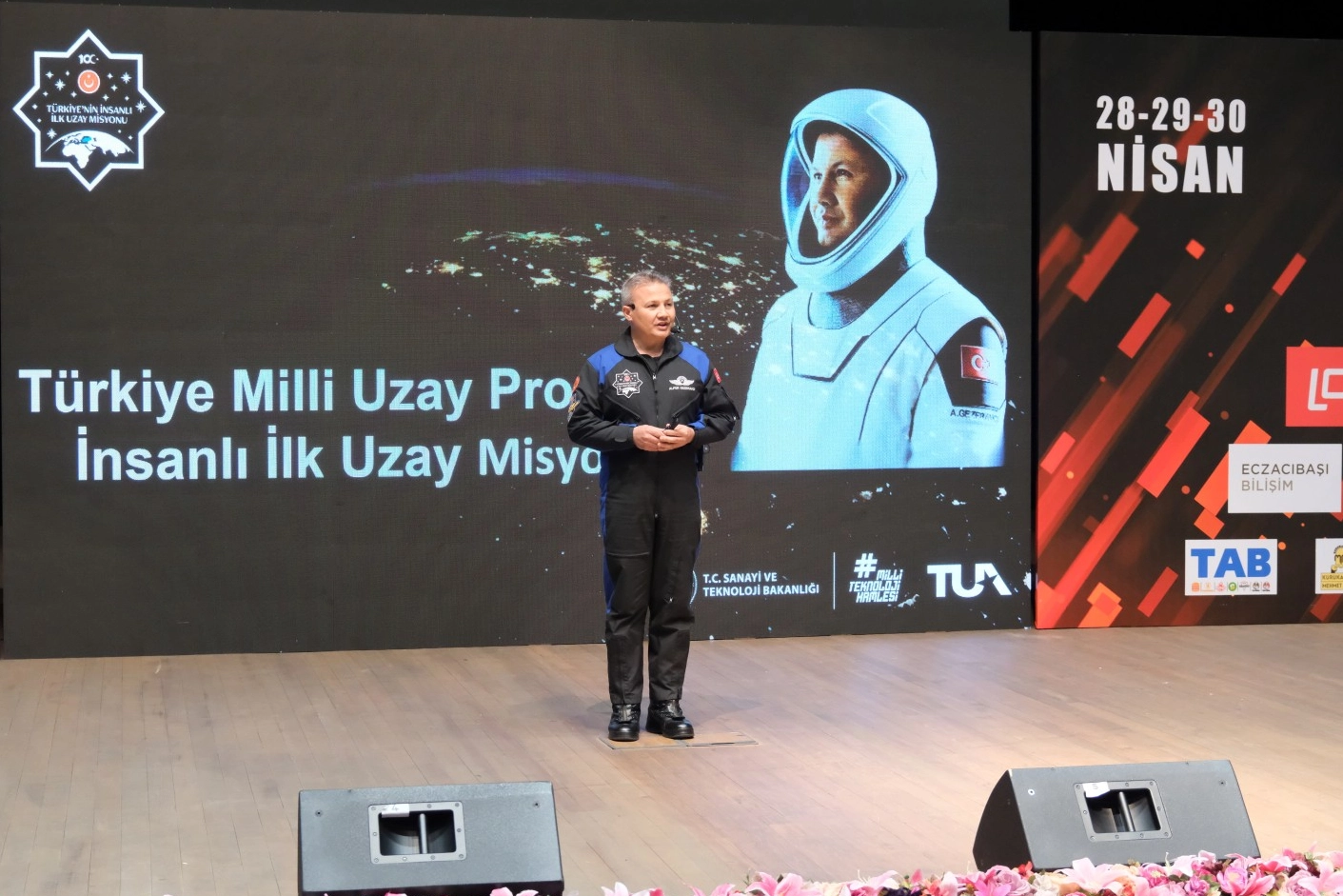 İlk T&uuml;rk astronot Alper Gezeravcı GT&Uuml;&rsquo;de