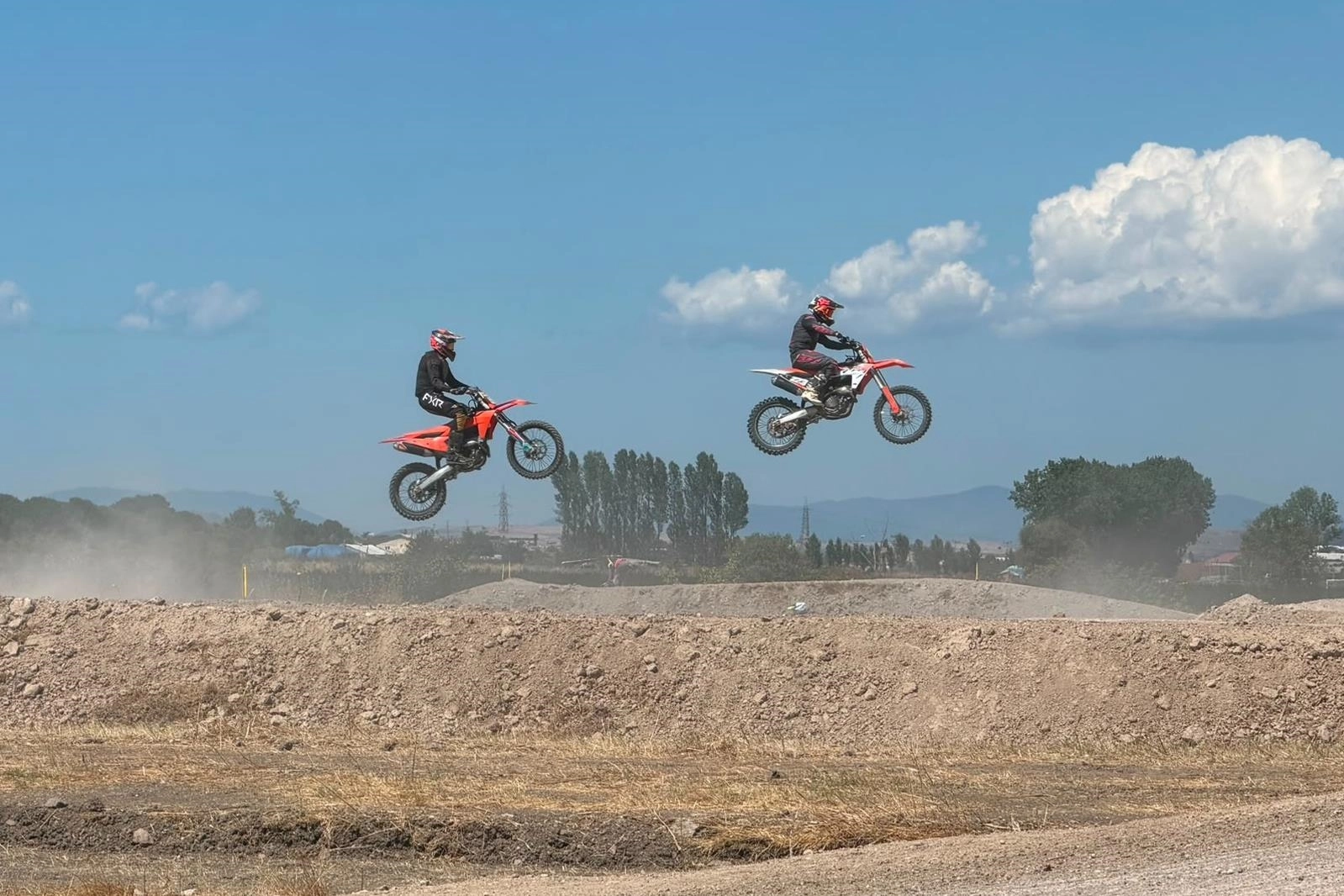 T&uuml;rkiye Motokros Şampiyonası Balıkesir'i fethetti