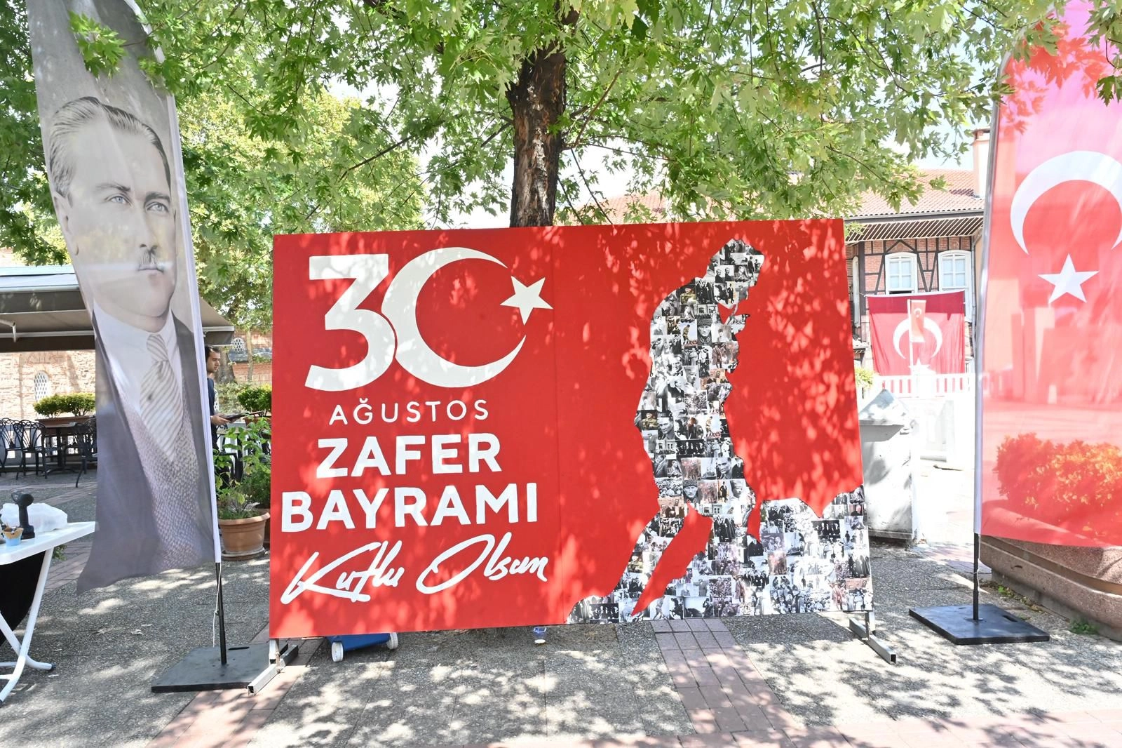 Bursalılardan &ouml;zel g&uuml;ne anlamlı iz